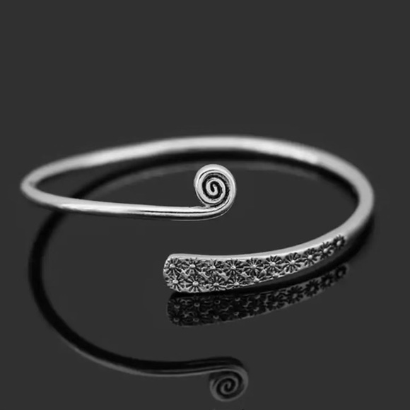 Jewelry - 925 Sterling Silver Adjustable Boho Bangle